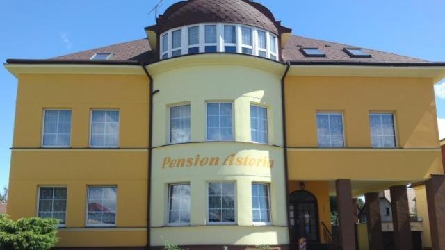 Pension Astoria Klasterec nad Ohri Exterior photo